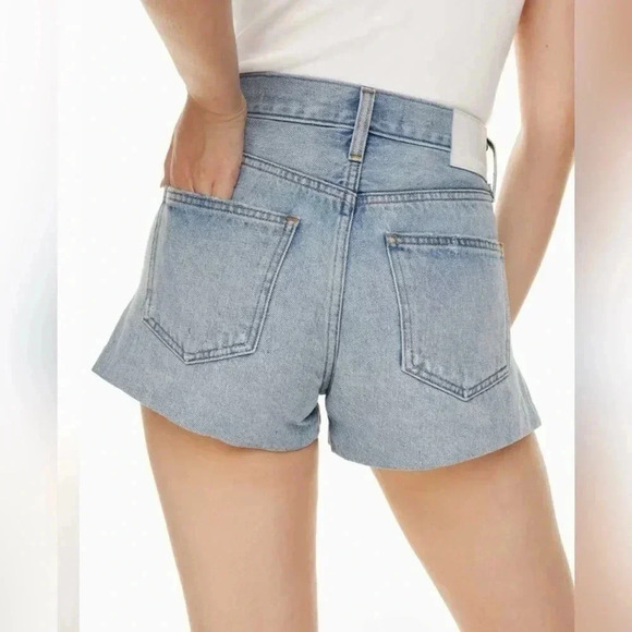 Aritzia Denim Forum
The Ex Boyfriend Hi-Rise
Jean Short Size 24 - Picture 4 of 6